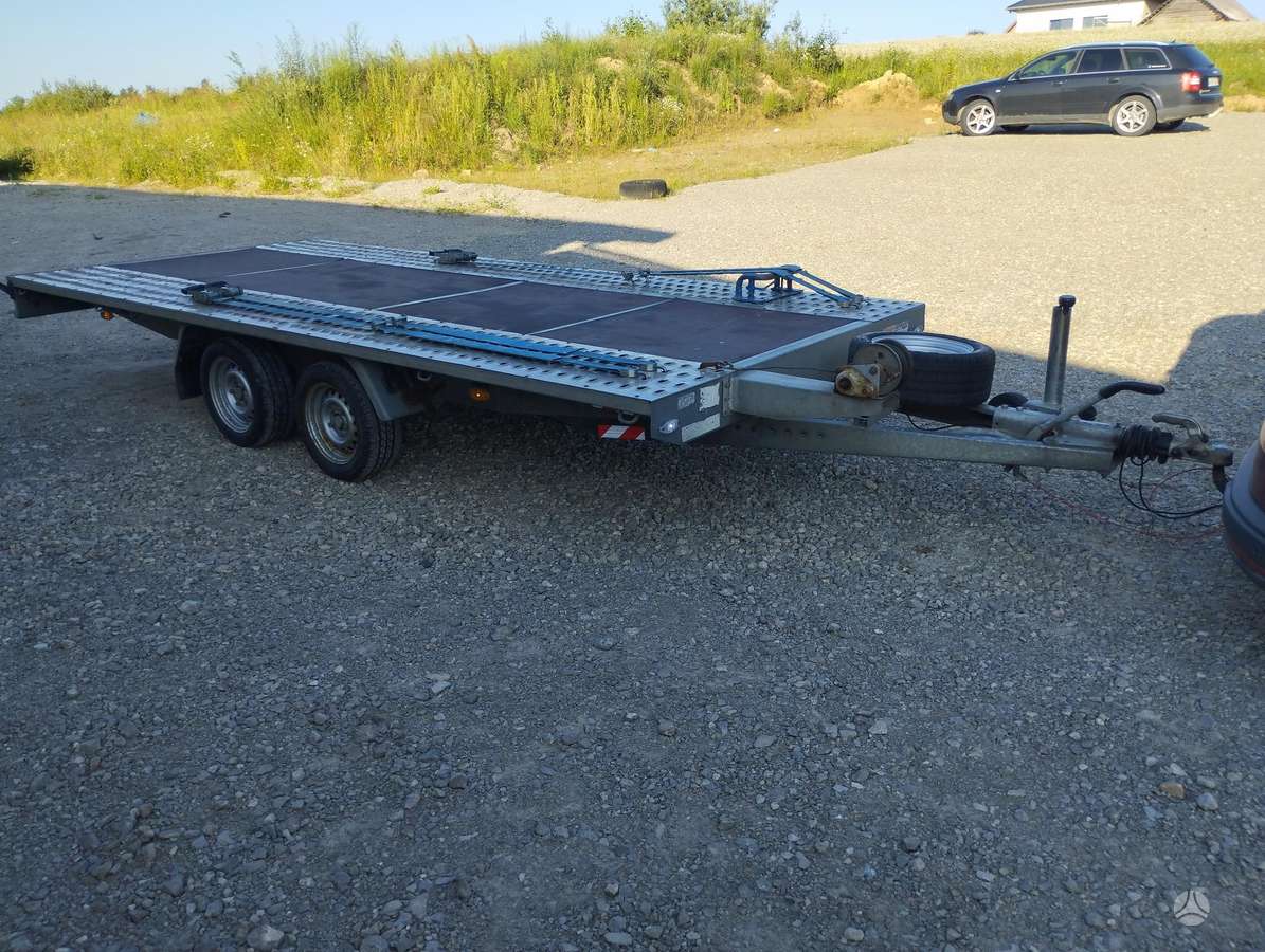 Niewiadow, auto transporter
