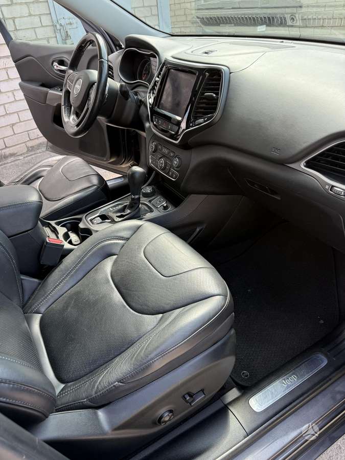 Jeep Cherokee, 2.2 l., Минивэн