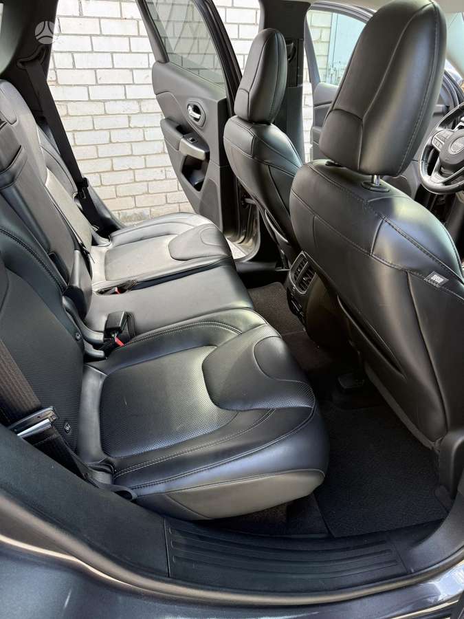 Jeep Cherokee, 2.2 l., Минивэн