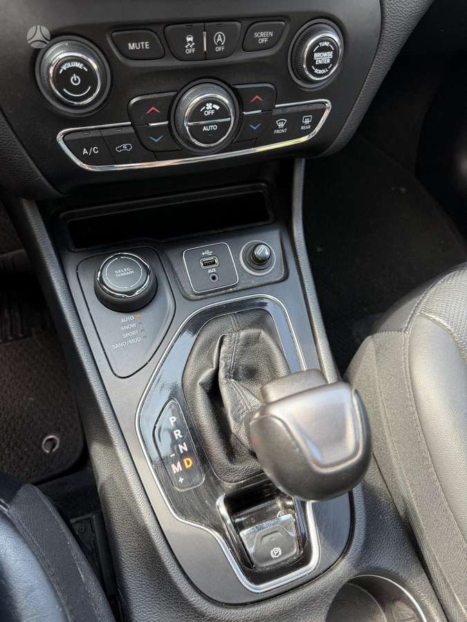 Jeep Cherokee, 2.2 l., mpv / minivan