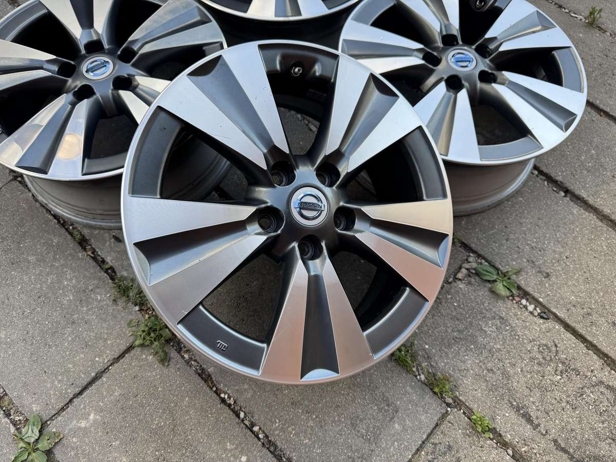 Nissan LEAF, lengvojo lydinio, R17