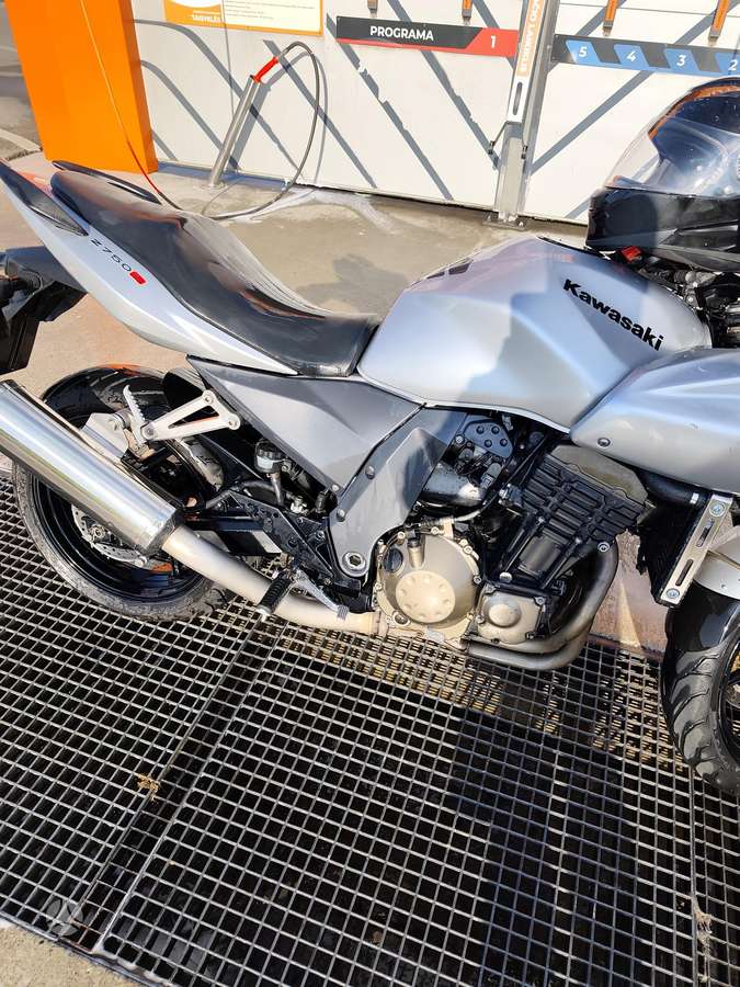 Kawasaki Z 750cc, street / classic