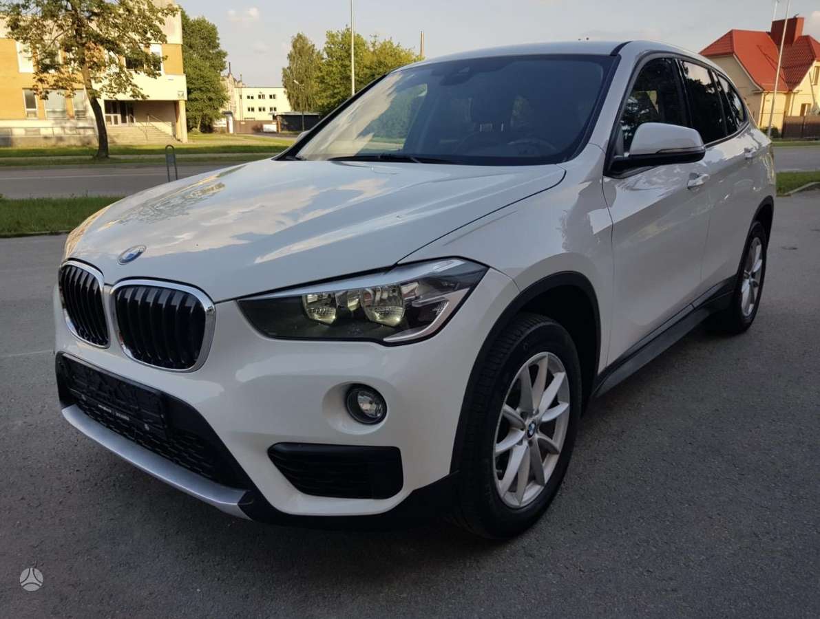BMW X1, 2.0 l., off-road / crossover