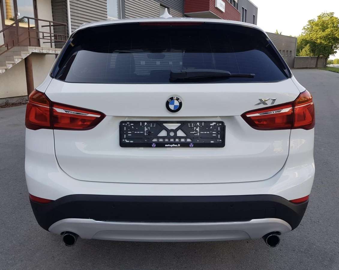 BMW X1, 2.0 l., off-road / crossover