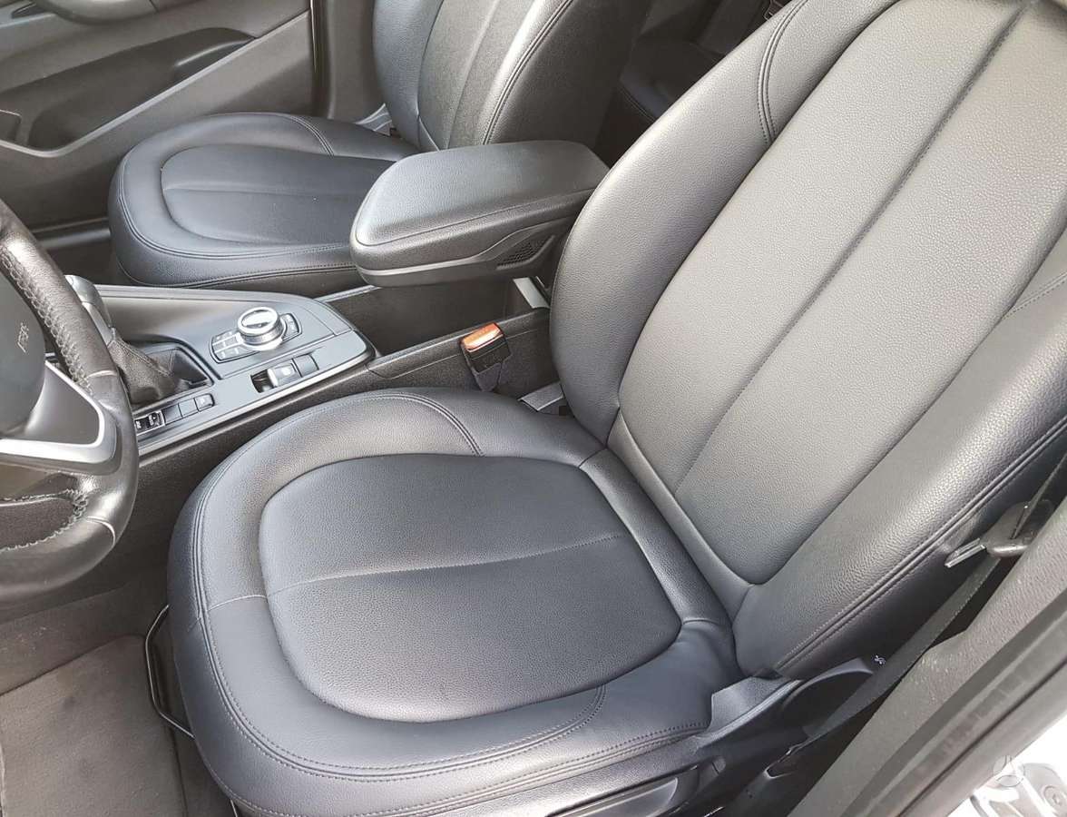 BMW X1, 2.0 l., off-road / crossover