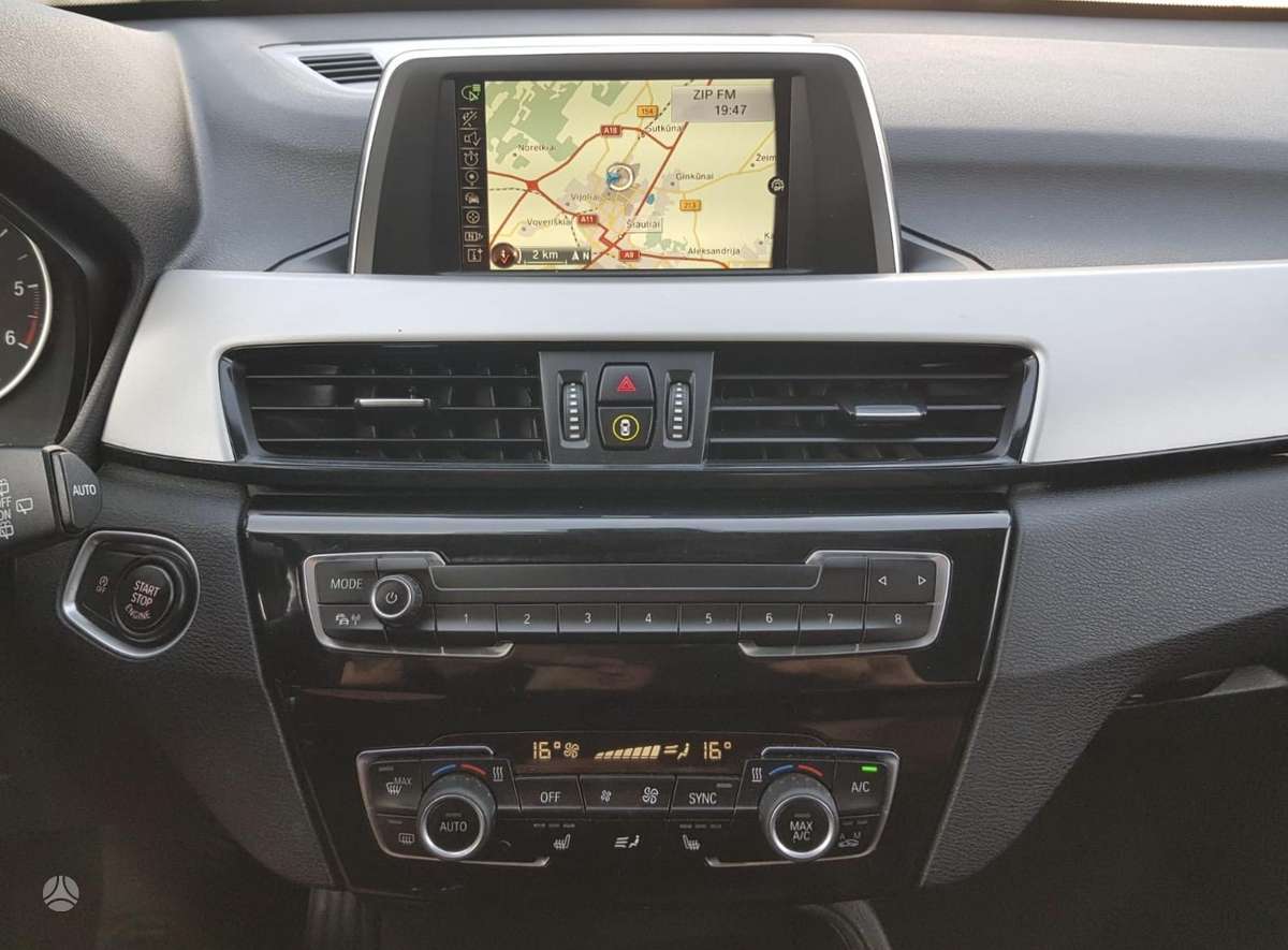 BMW X1, 2.0 l., off-road / crossover