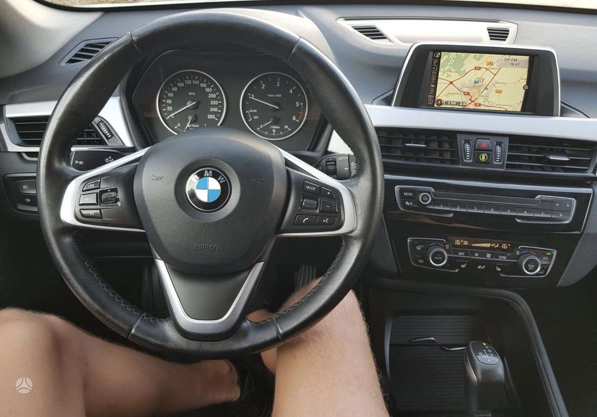 BMW X1, 2.0 l., off-road / crossover