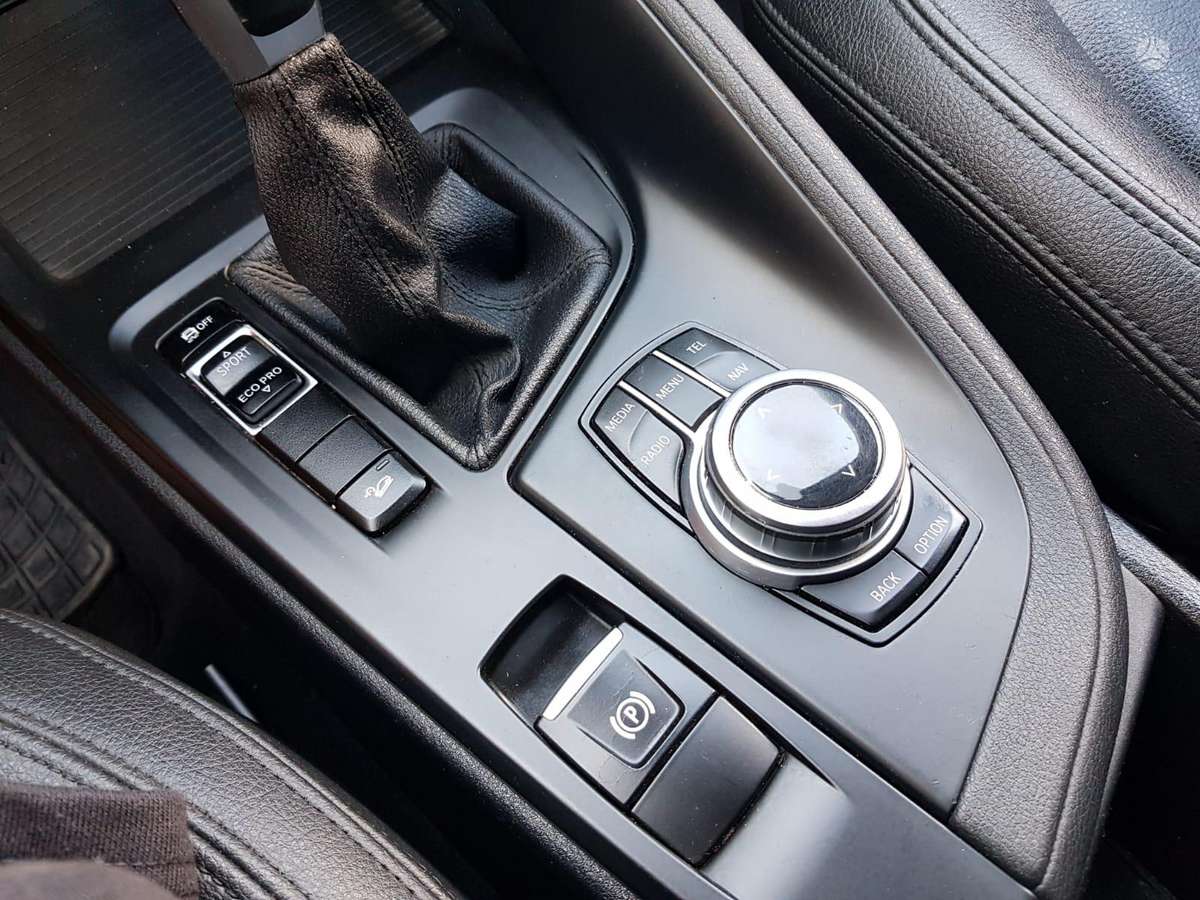 BMW X1, 2.0 l., off-road / crossover