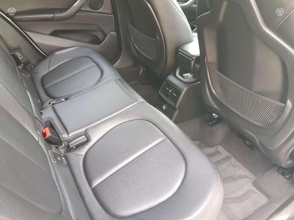 BMW X1, 2.0 l., off-road / crossover