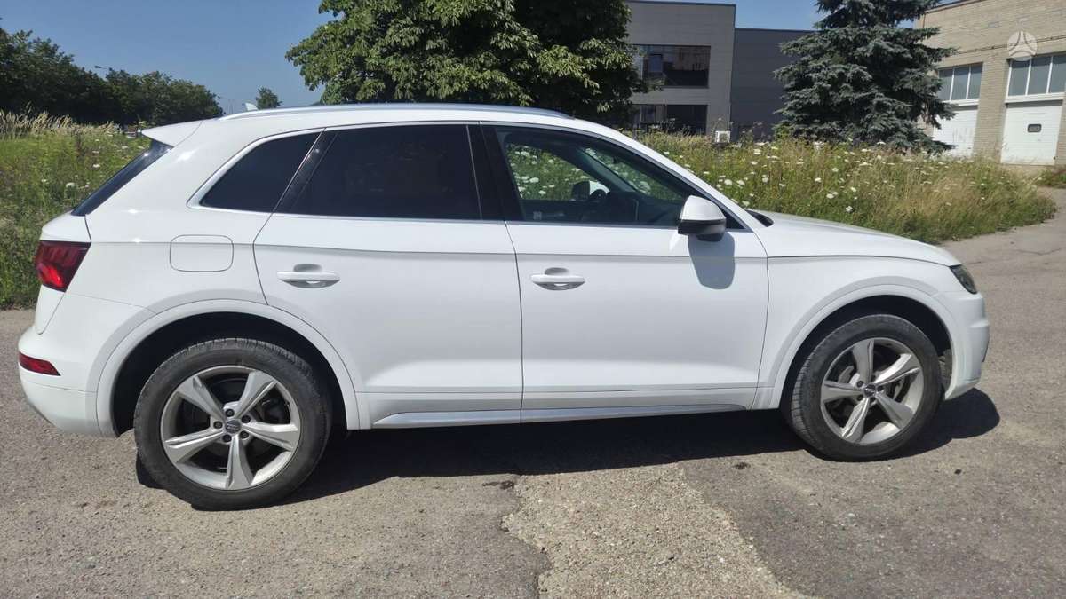 Audi Q5, 2.0 l., Внедорожник / Кроссовер