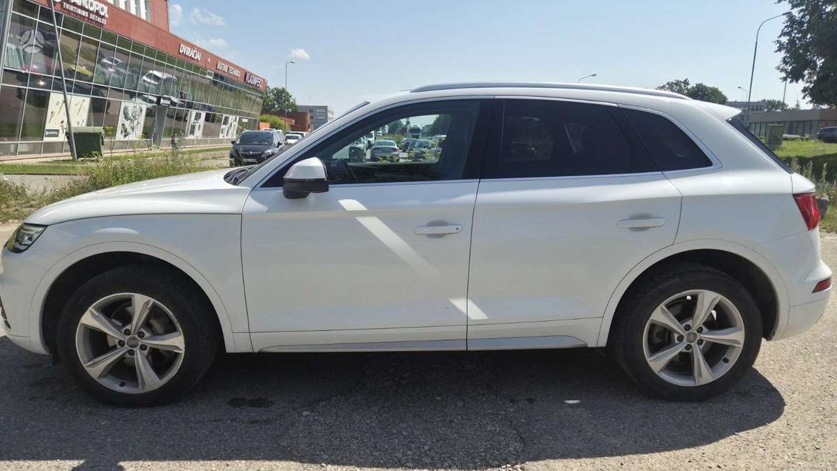 Audi Q5, 2.0 l., Внедорожник / Кроссовер