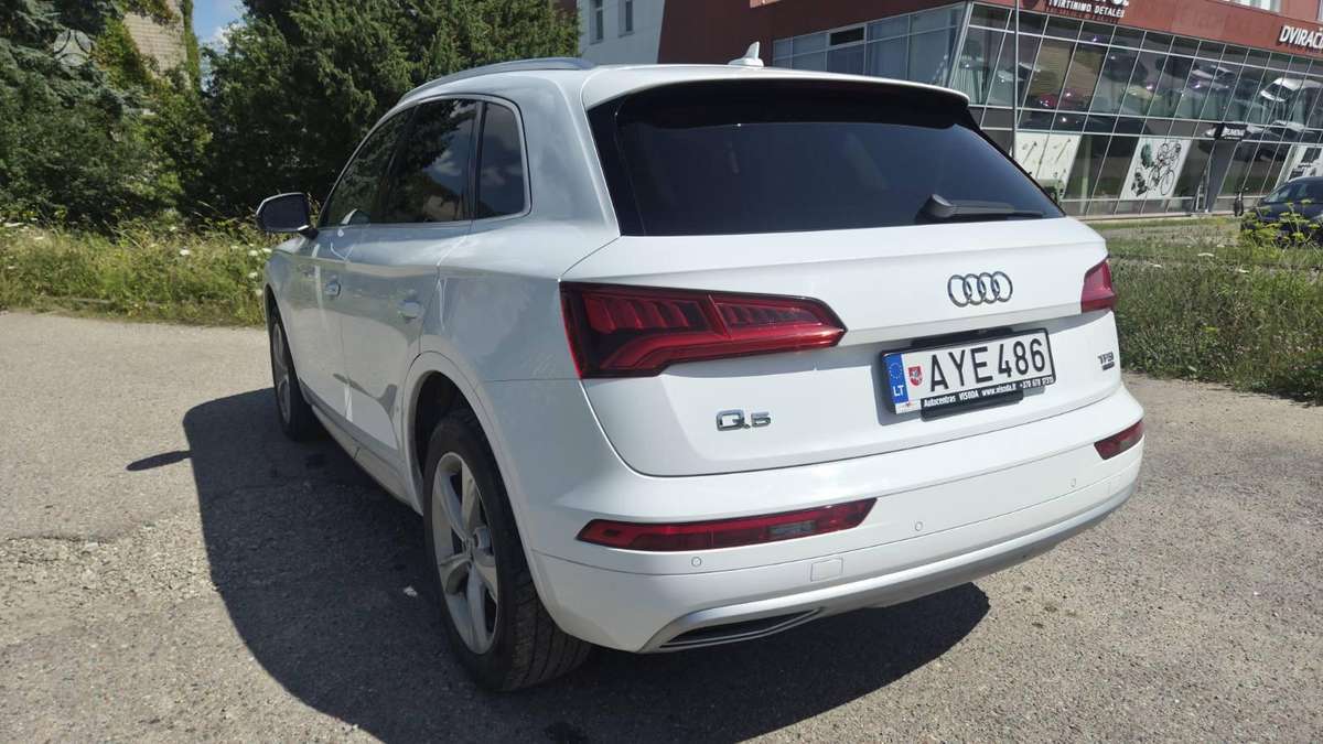 Audi Q5, 2.0 l., Внедорожник / Кроссовер