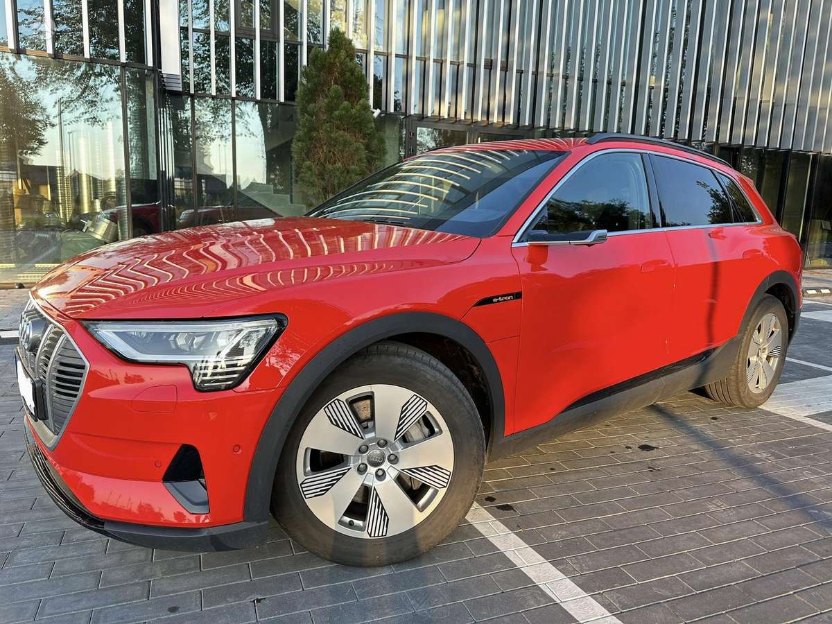 Audi e-tron, 95 kWh, off-road / crossover