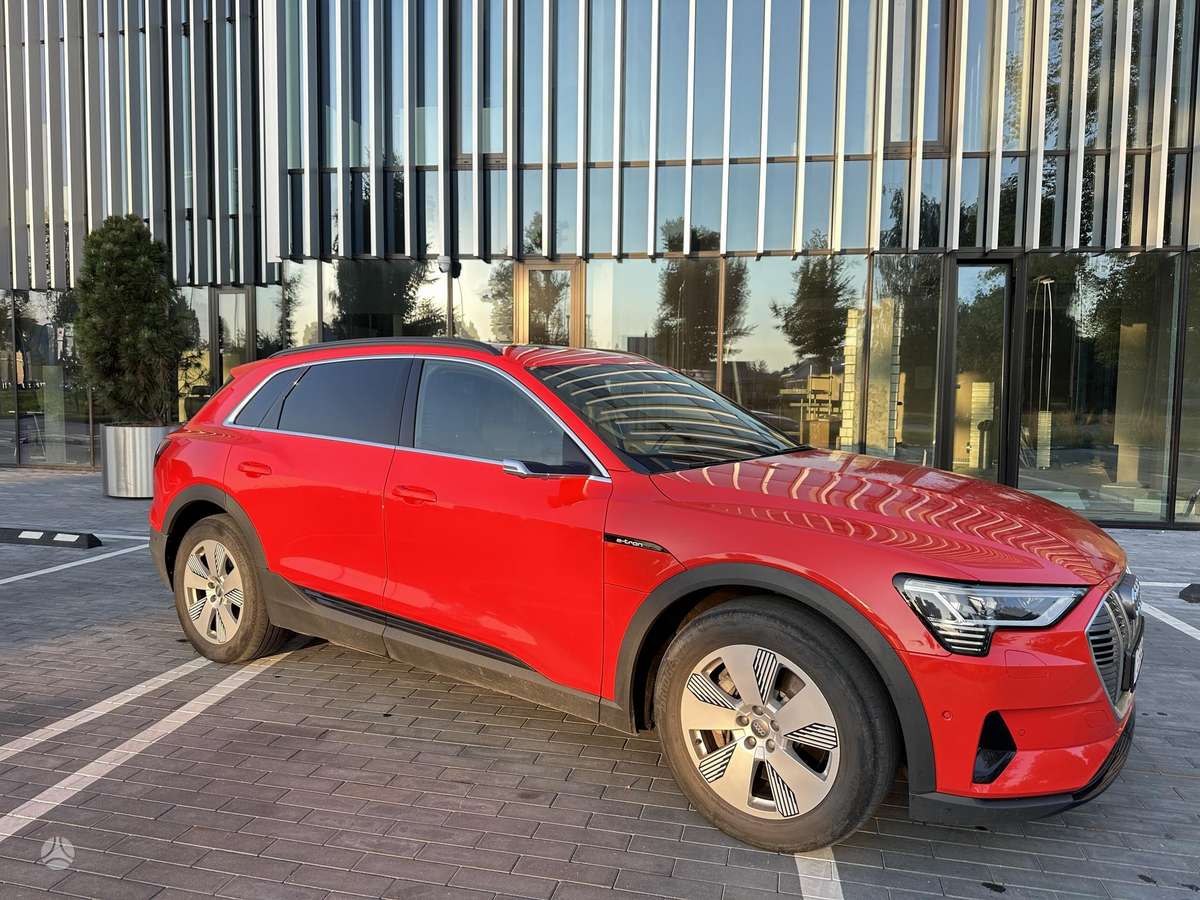 Audi e-tron, 95 kWh, off-road / crossover