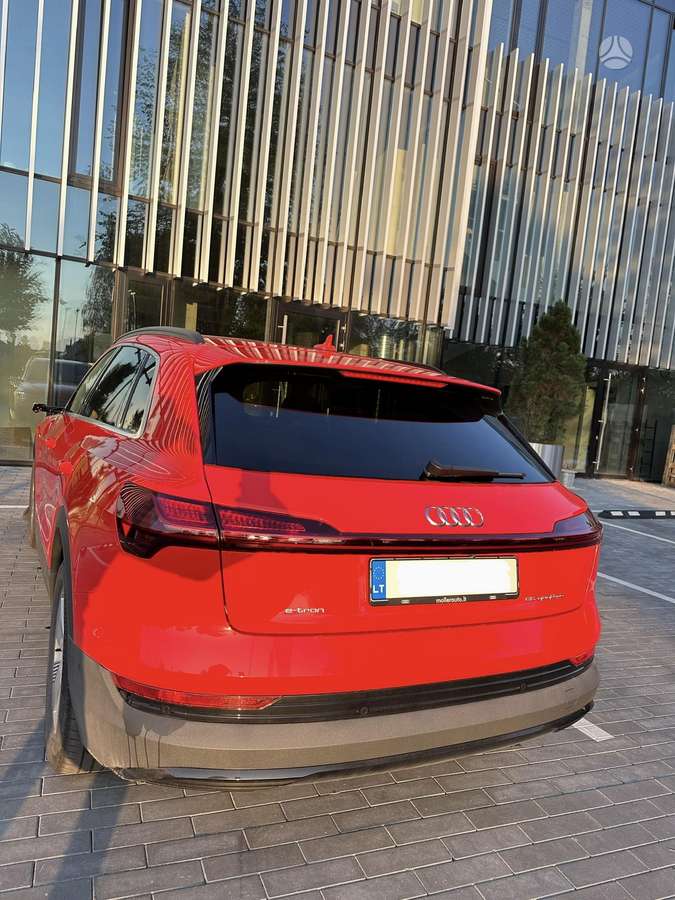 Audi e-tron, 95 kWh, off-road / crossover