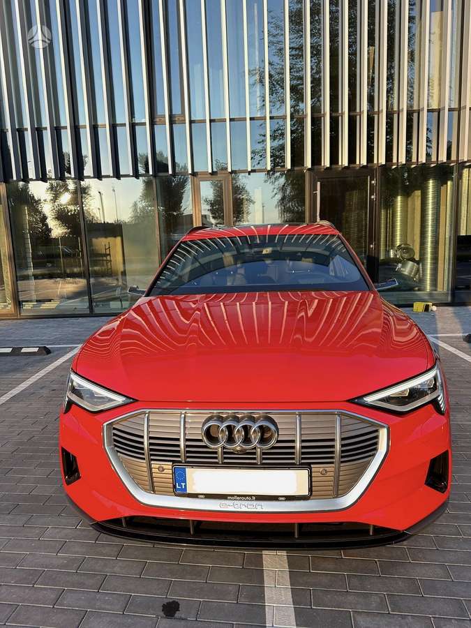 Audi e-tron, 95 kWh, off-road / crossover