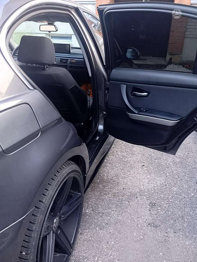 BMW 325, 2.5 l., Седан