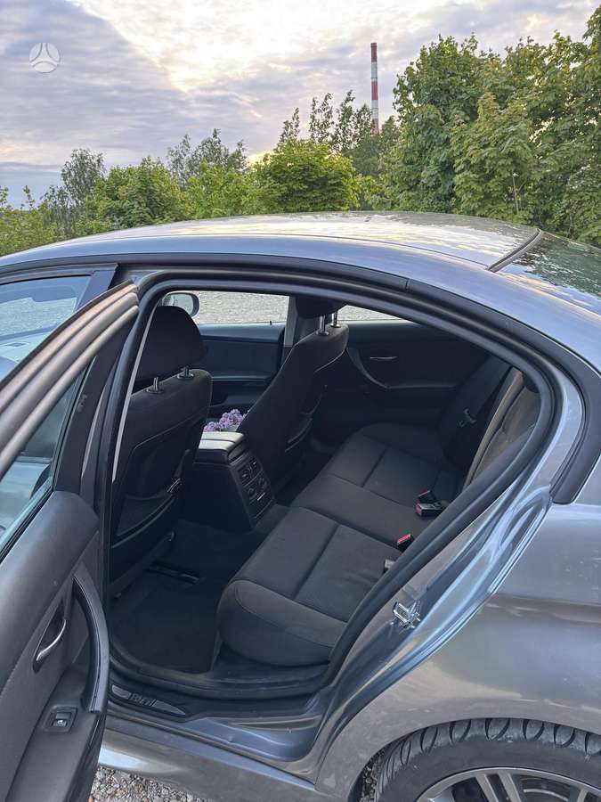 BMW 318, 2.0 l., Седан