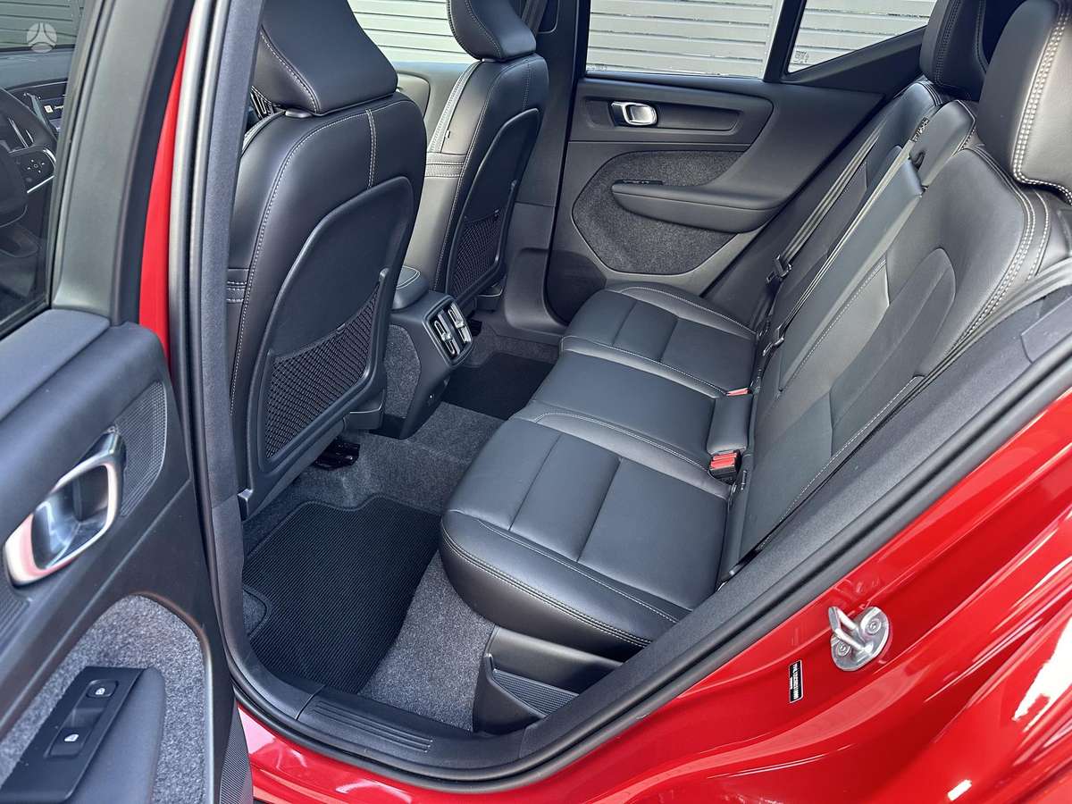 Volvo XC40 - 11