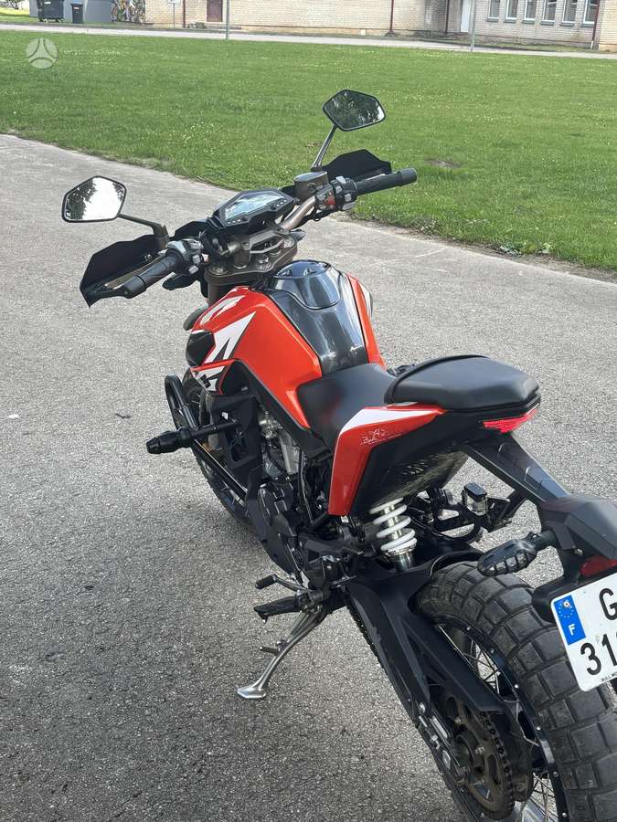 Zontes 125C 125cc, мотороллеры / мопеды