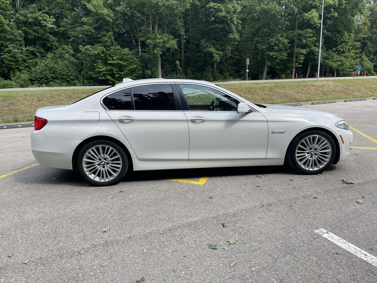 BMW 528, 3.0 l., Седан