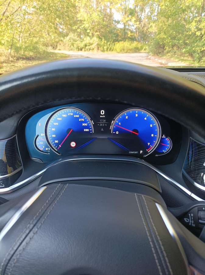 BMW 750, 4.4 l., Седан