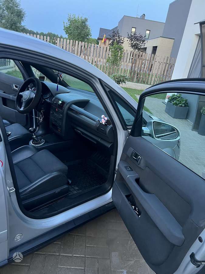 Audi A2, 1.4 l., Минивэн