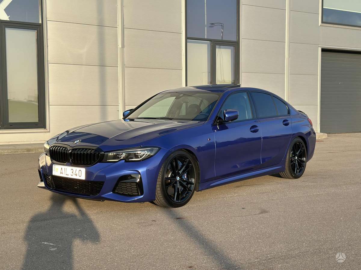 BMW 330, 2.0 l., Седан