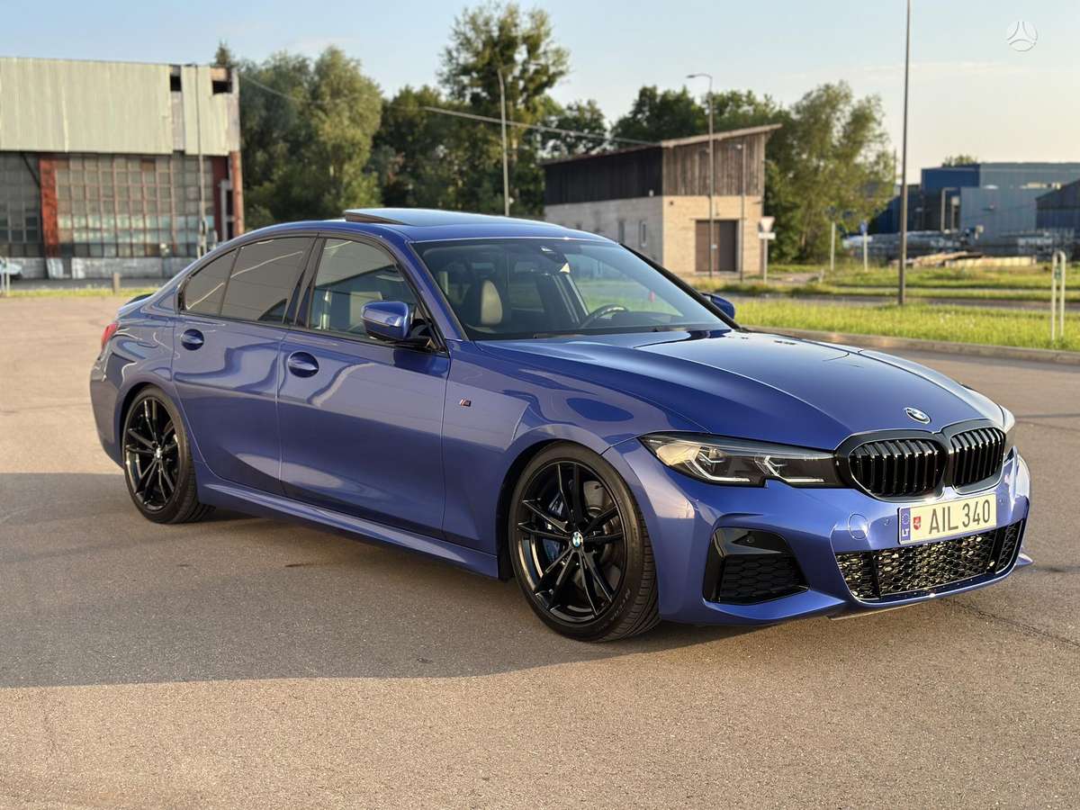 BMW 330, 2.0 l., Седан