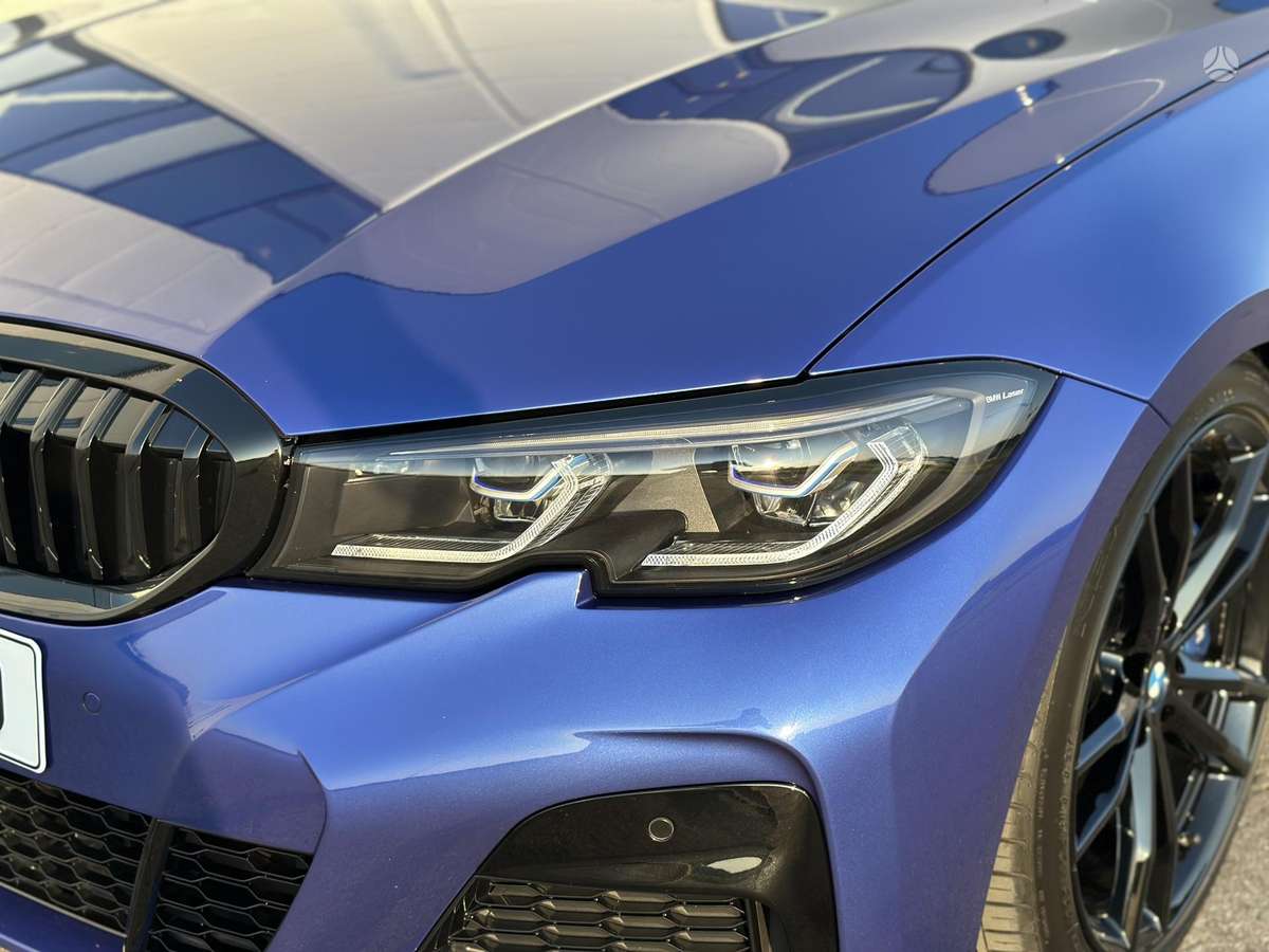 BMW 330, 2.0 l., Седан
