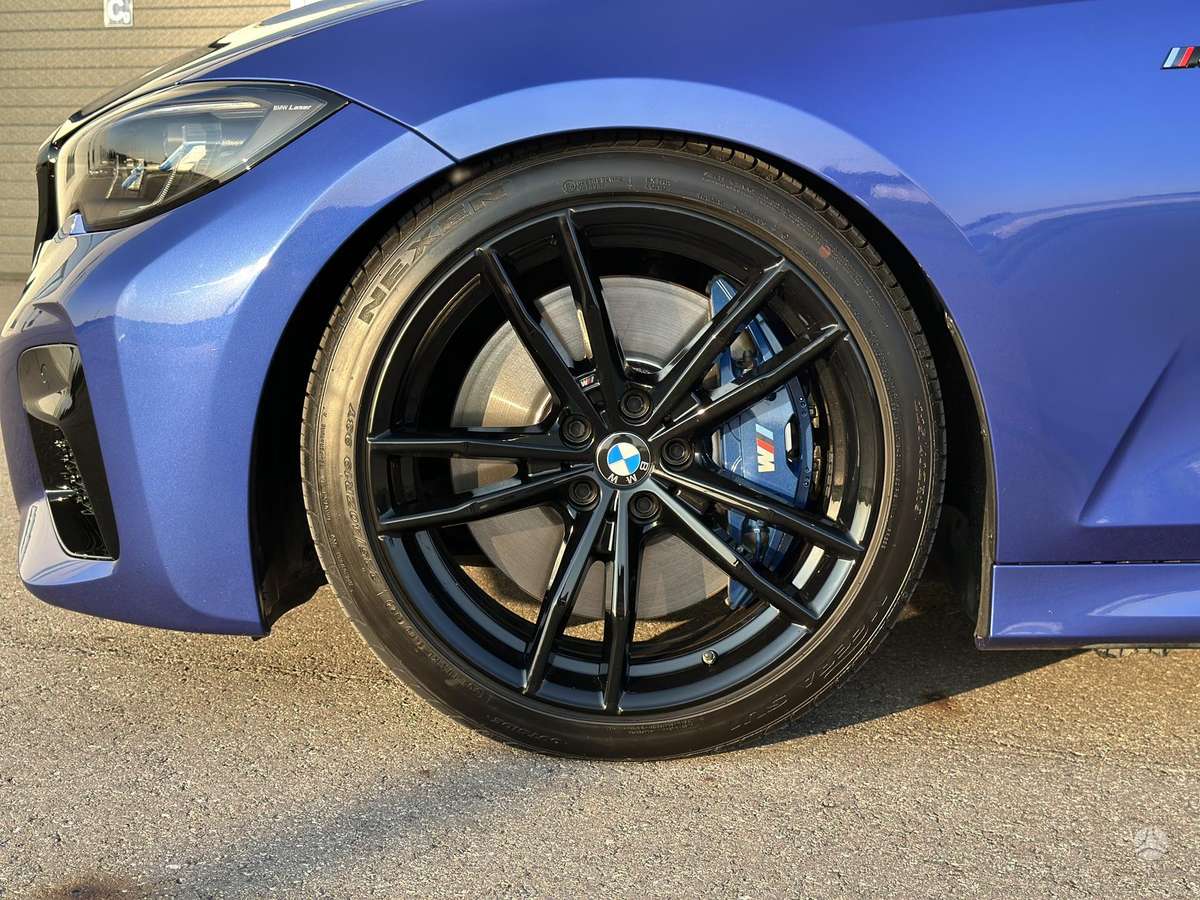 BMW 330, 2.0 l., Седан