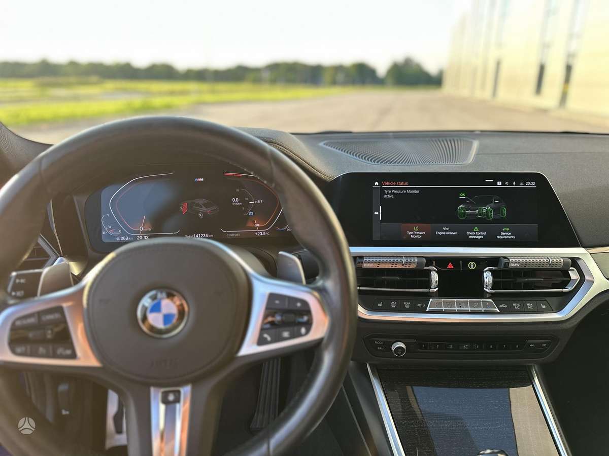 BMW 330, 2.0 l., Седан
