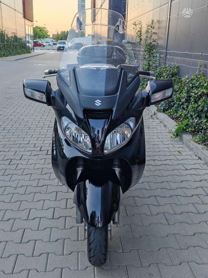 Suzuki Burgman 650cc, scooters / mopeds