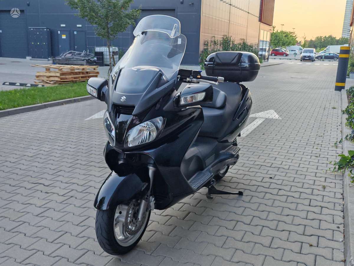 Suzuki Burgman 650cc, scooters / mopeds