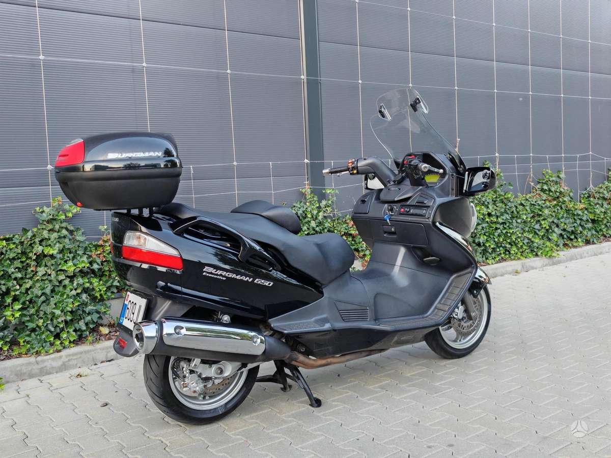 Suzuki Burgman 650cc, scooters / mopeds