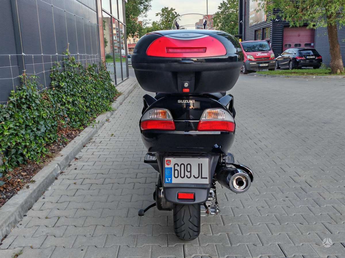 Suzuki Burgman 650cc, scooters / mopeds