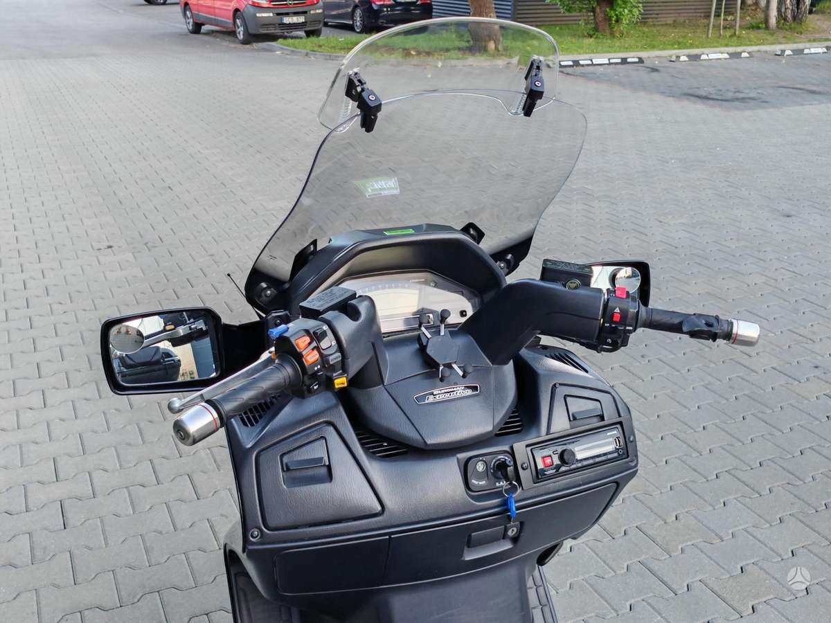Suzuki Burgman 650cc, scooters / mopeds