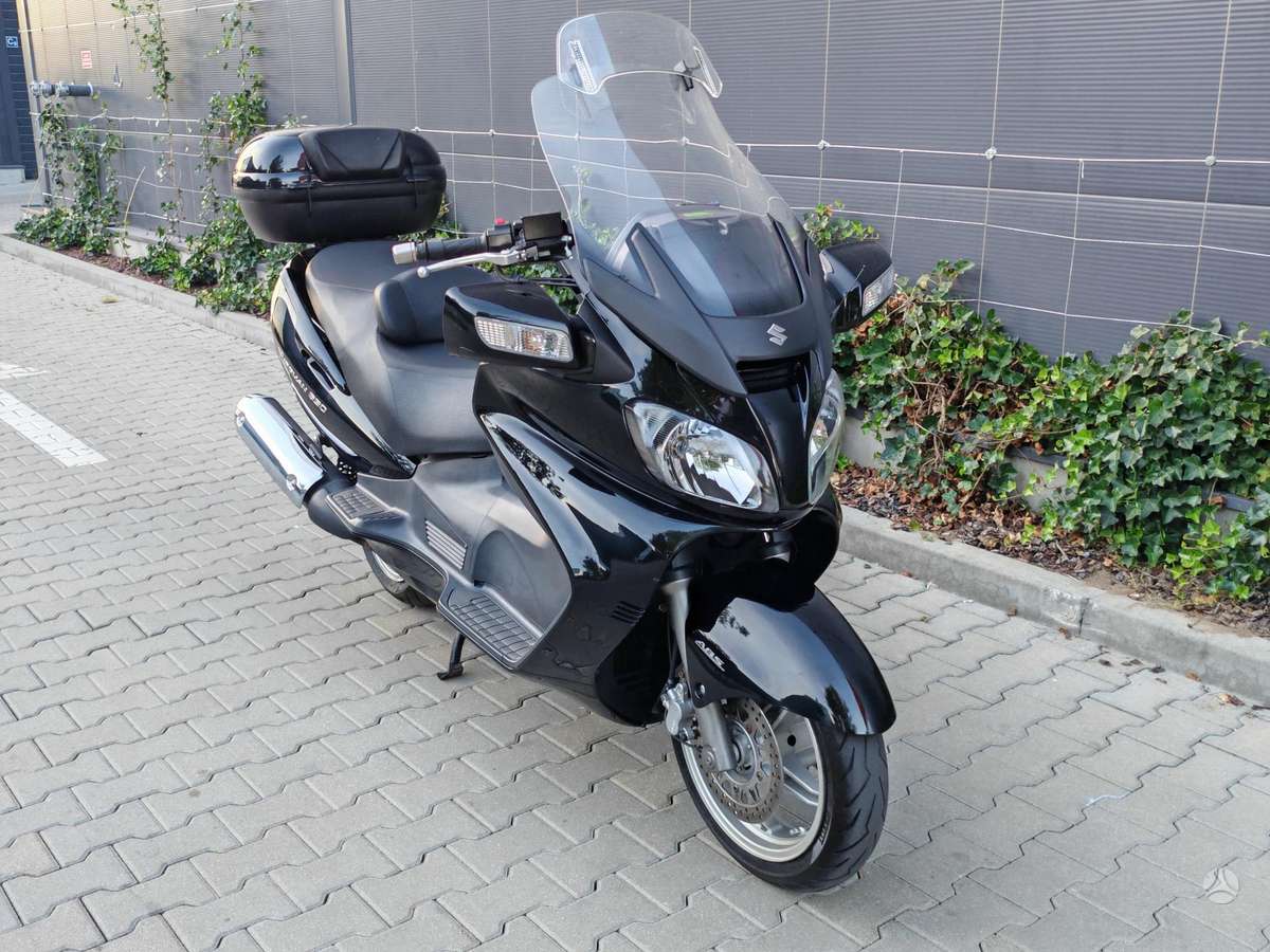 Suzuki Burgman 650cc, scooters / mopeds