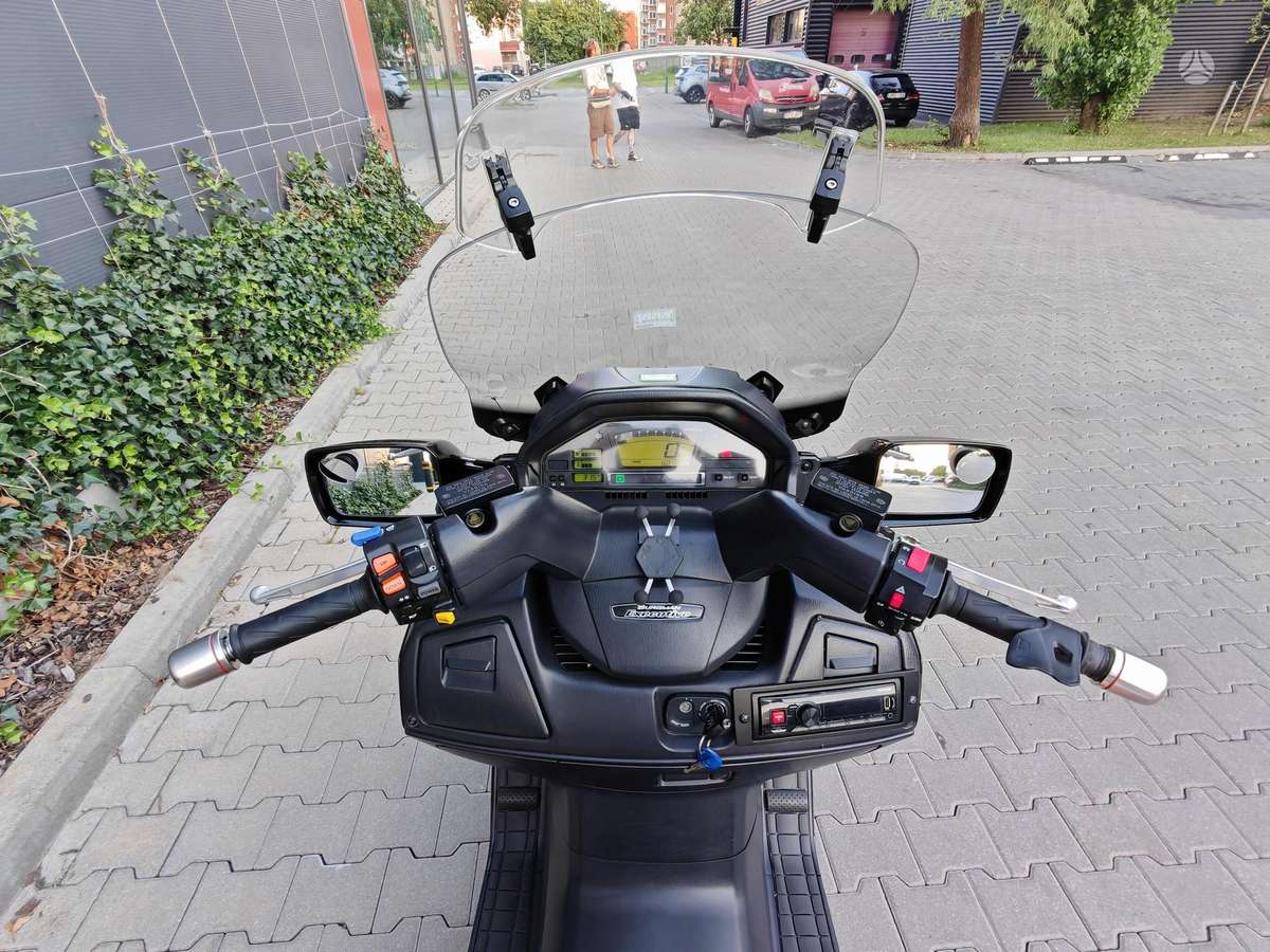 Suzuki Burgman 650cc, scooters / mopeds