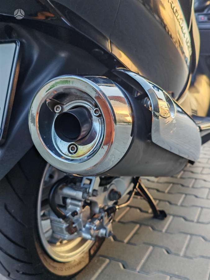 Suzuki Burgman 650cc, scooters / mopeds