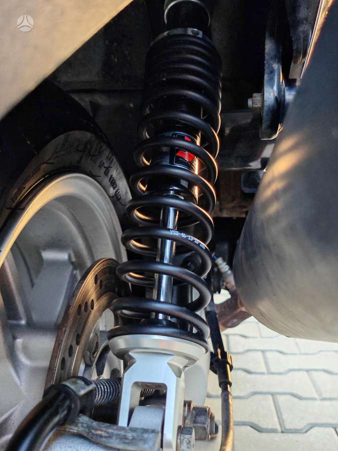 Suzuki Burgman 650cc, scooters / mopeds