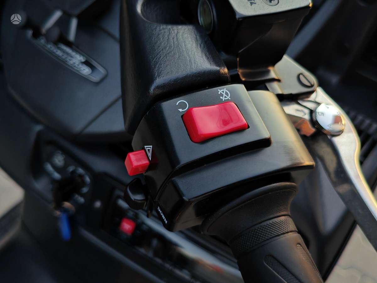 Suzuki Burgman 650cc, scooters / mopeds