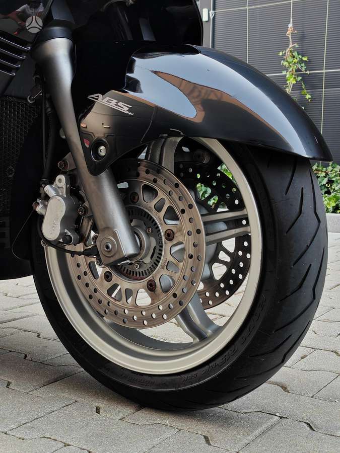 Suzuki Burgman 650cc, scooters / mopeds