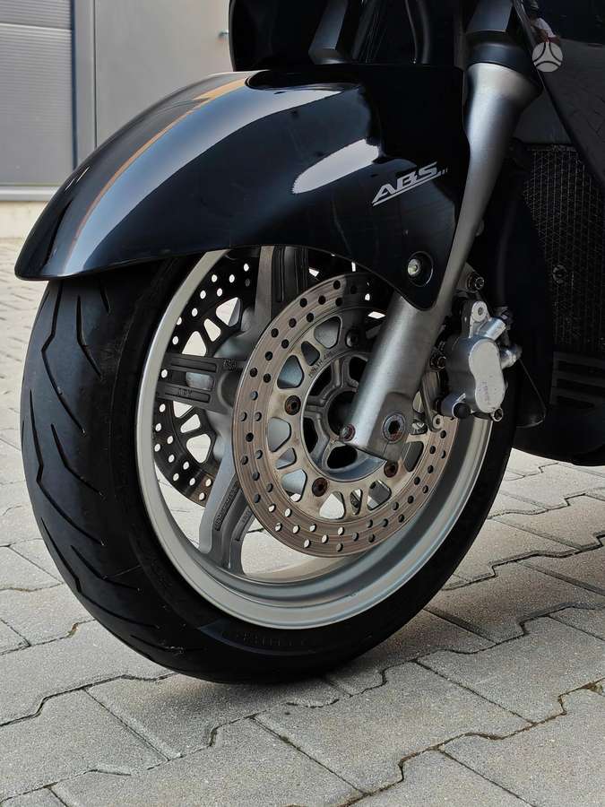 Suzuki Burgman 650cc, scooters / mopeds