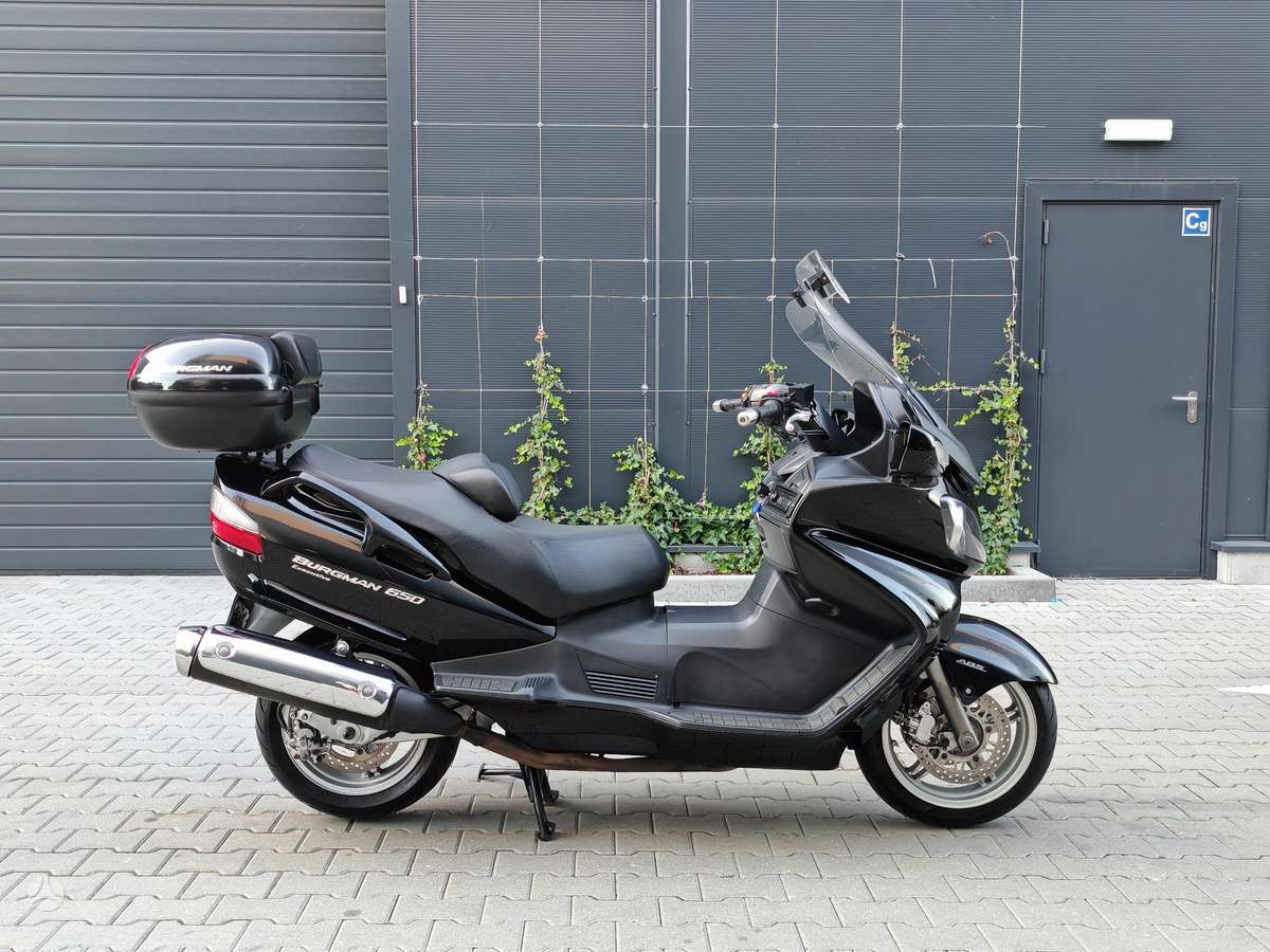 Suzuki Burgman 650cc, scooters / mopeds