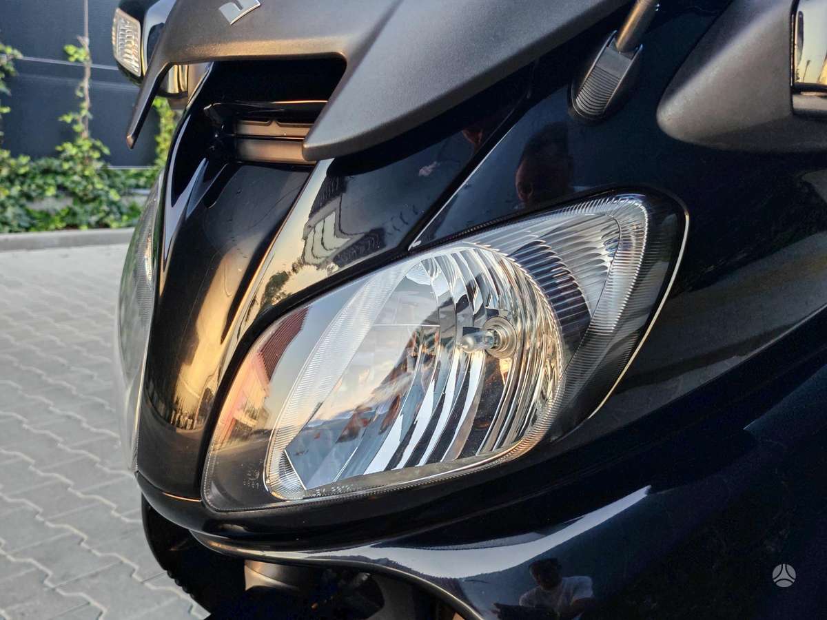 Suzuki Burgman 650cc, scooters / mopeds