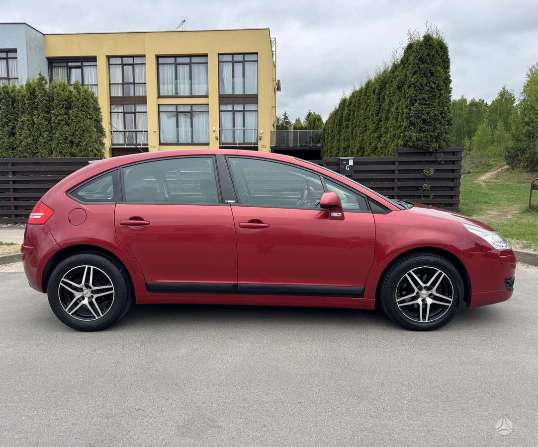 Citroen C4, 1.6 l., hatchback