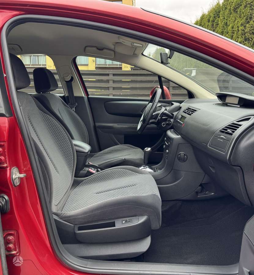 Citroen C4, 1.6 l., Хэтчбек