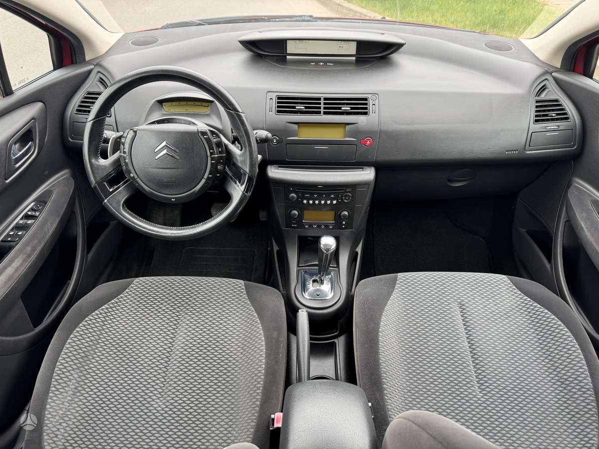 Citroen C4, 1.6 l., hatchback