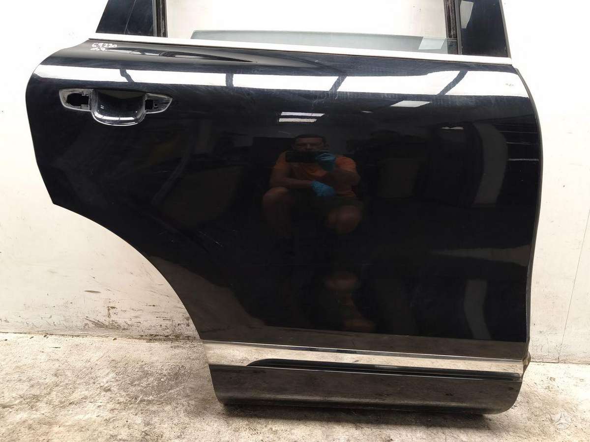 Volkswagen Touareg двери